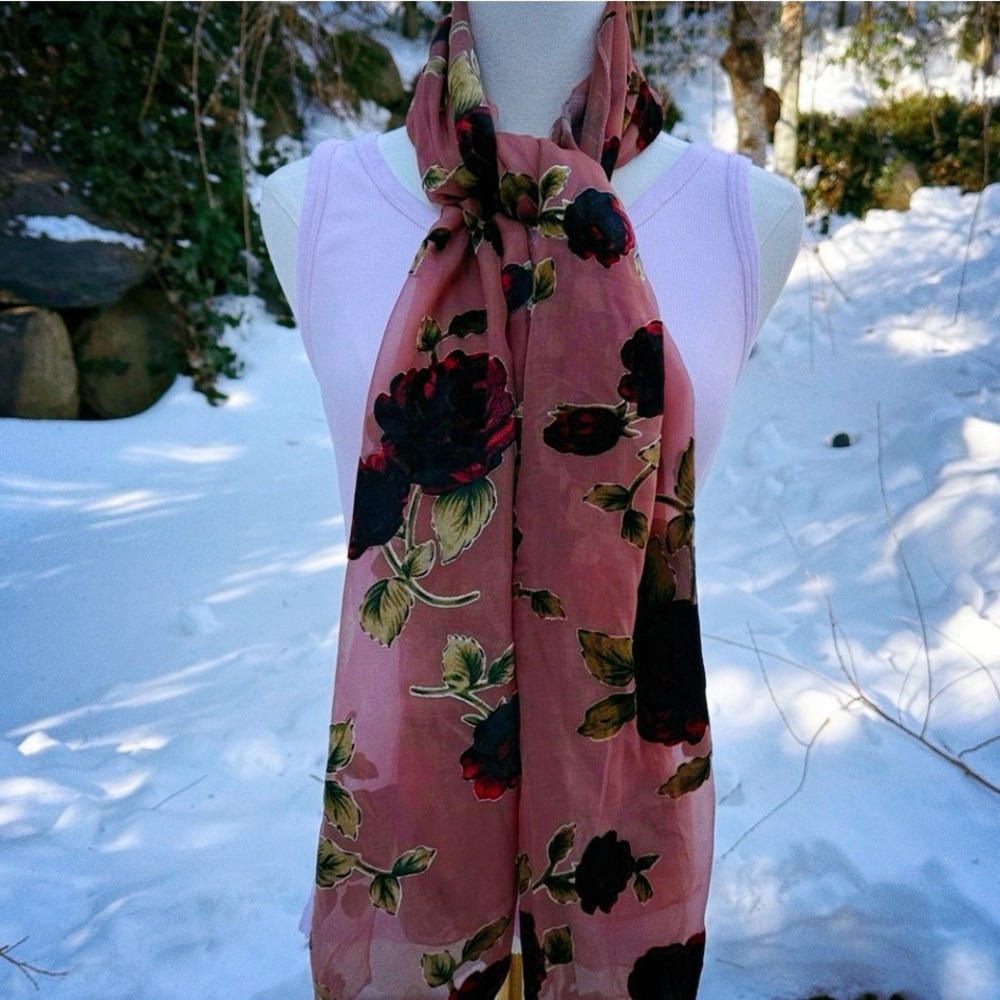 LULLA SHEER ROSE SCARF / SHAWL / WRAP - NWT ! 🌹💐❤️
